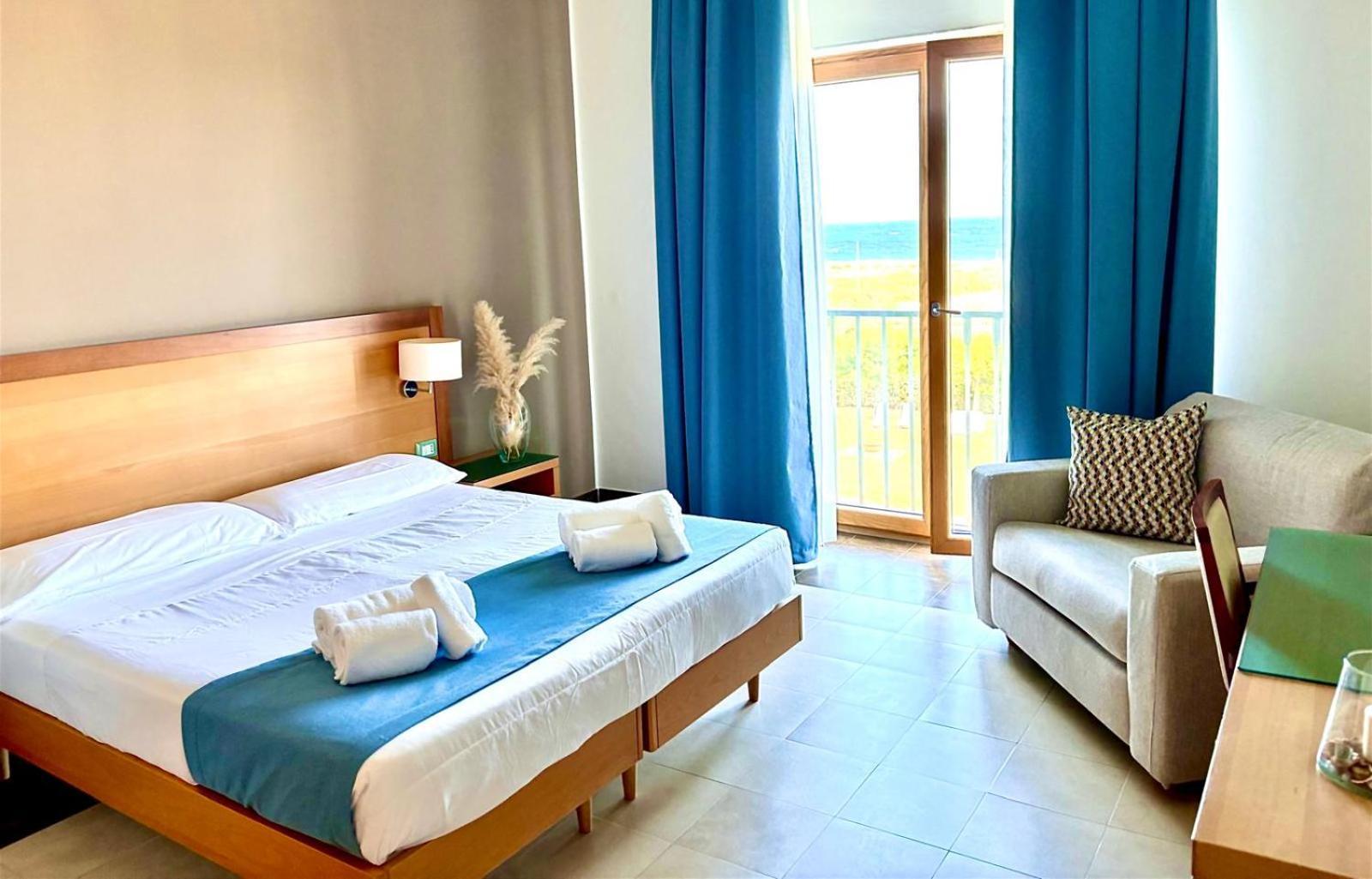 Hotel Scoglio Degli Achei Torre Santa Sabina Eksteriør billede